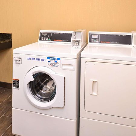 Comfort Inn & Suites Toledo Extérieur photo