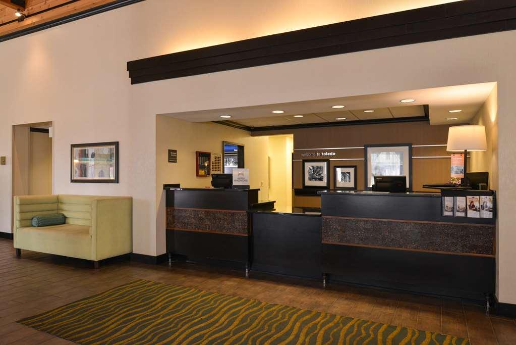 Comfort Inn & Suites Toledo Extérieur photo