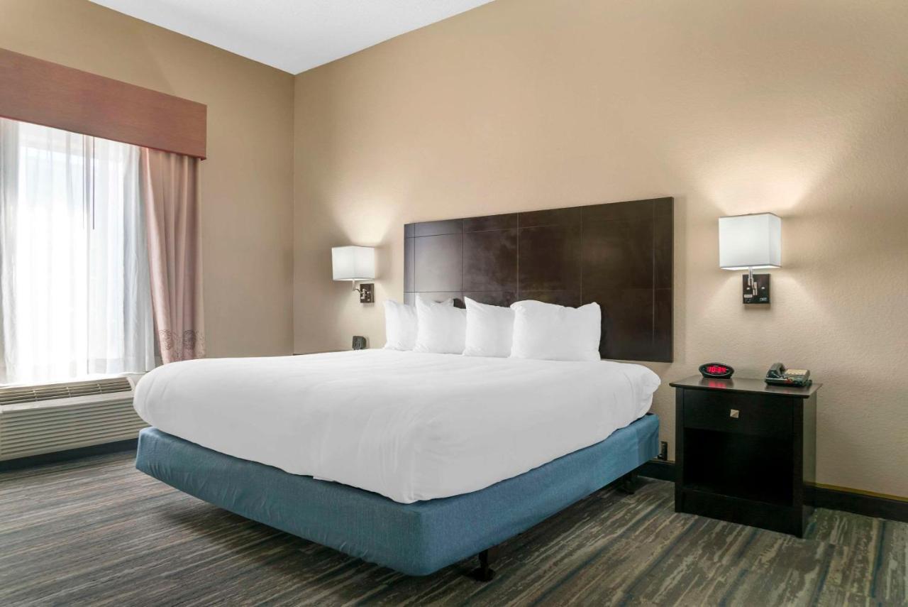 Comfort Inn & Suites Toledo Extérieur photo