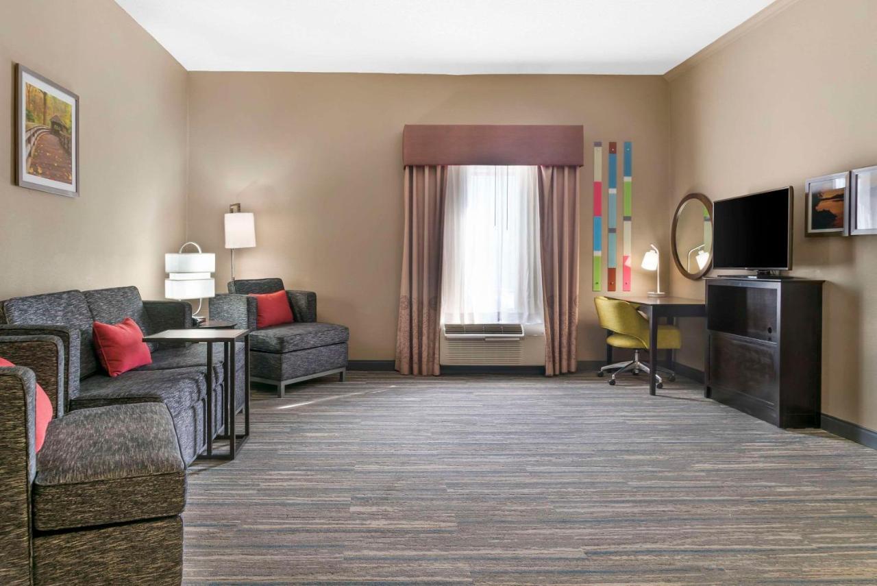 Comfort Inn & Suites Toledo Extérieur photo