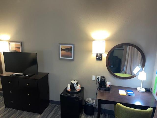 Comfort Inn & Suites Toledo Extérieur photo