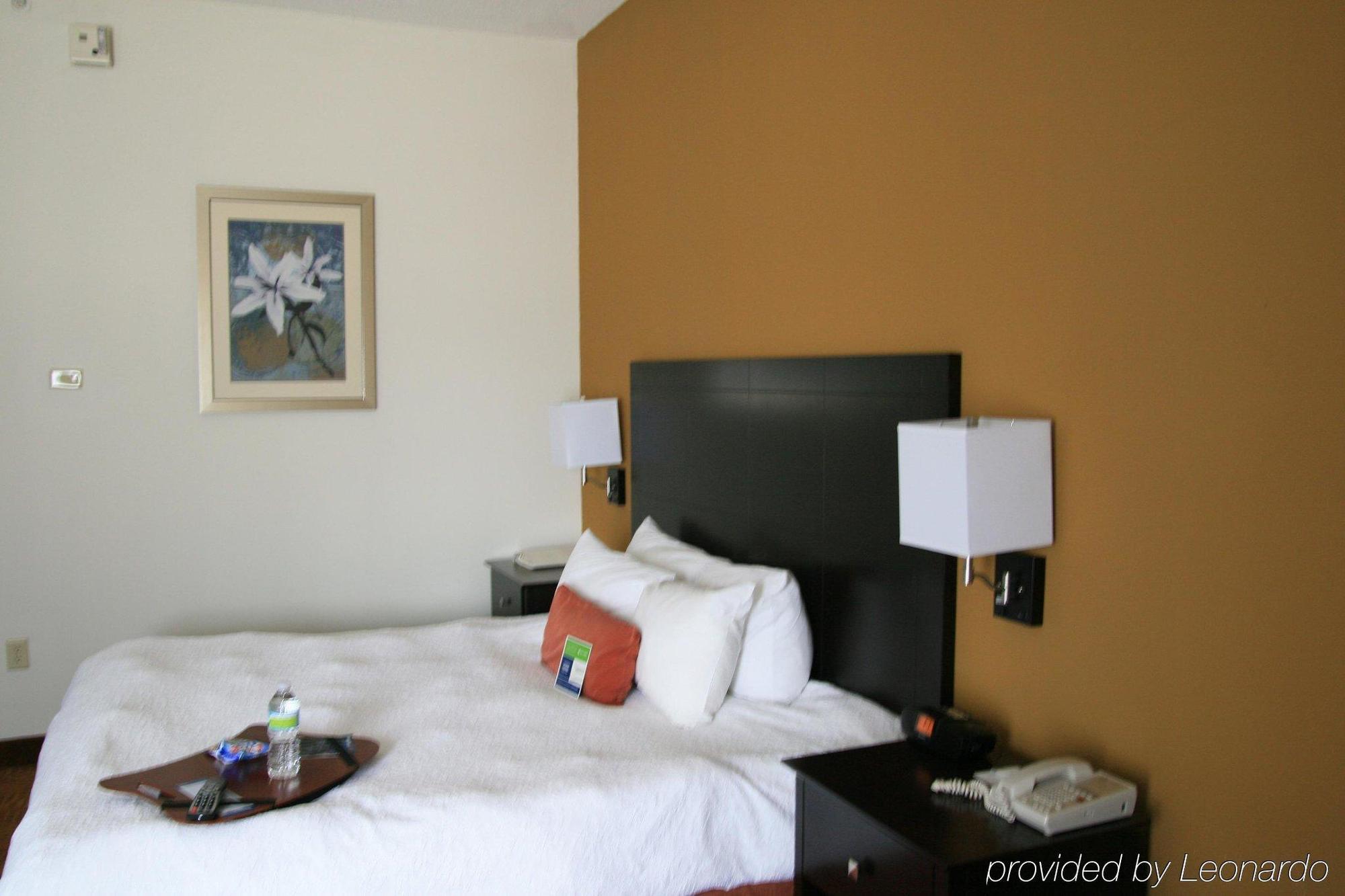 Comfort Inn & Suites Toledo Extérieur photo