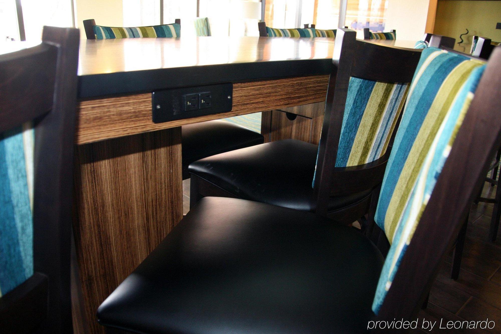 Comfort Inn & Suites Toledo Extérieur photo