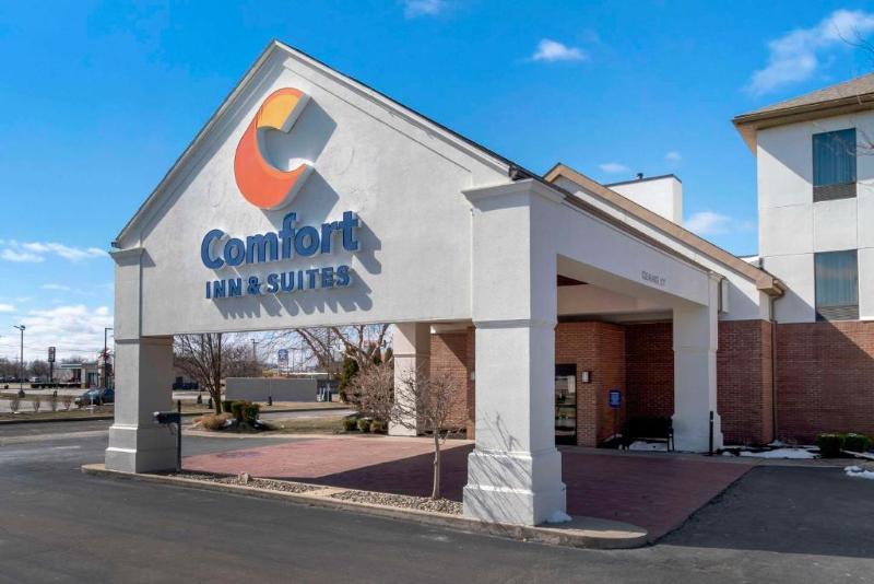 Comfort Inn & Suites Toledo Extérieur photo