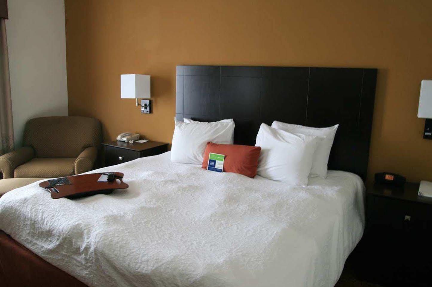 Comfort Inn & Suites Toledo Extérieur photo